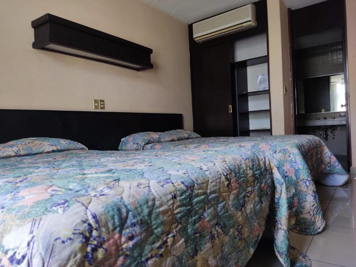Hotel Mary Celaya Celaya  Exteriör bild